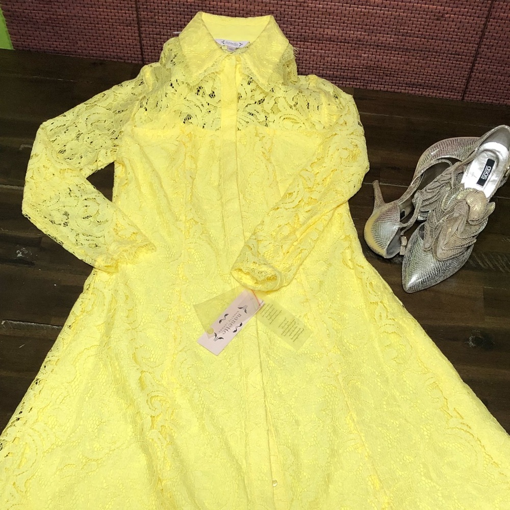 Yellow lace dress!
